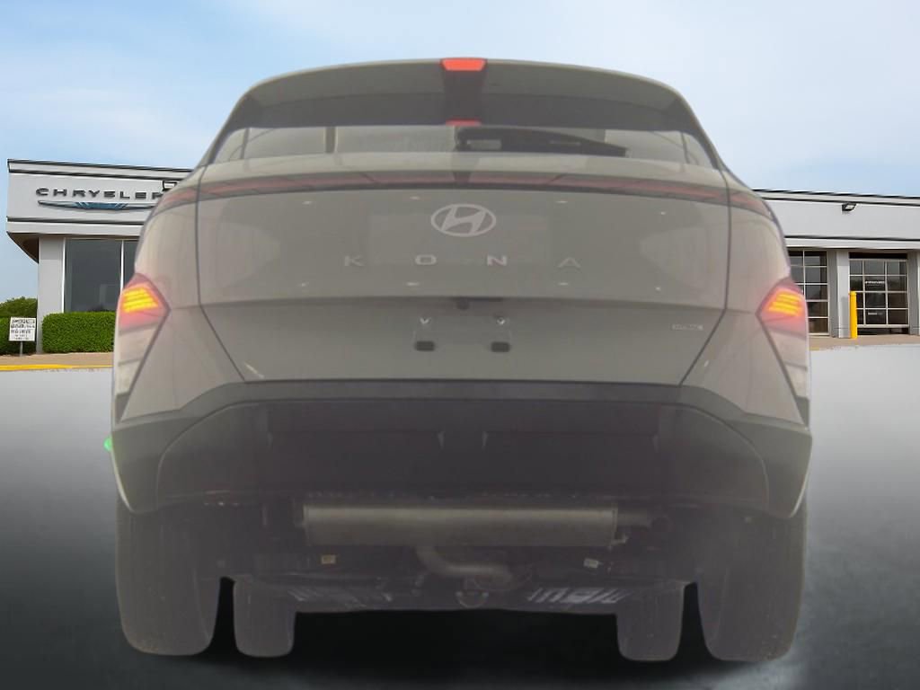 Used 2025 Hyundai Kona SEL image 3