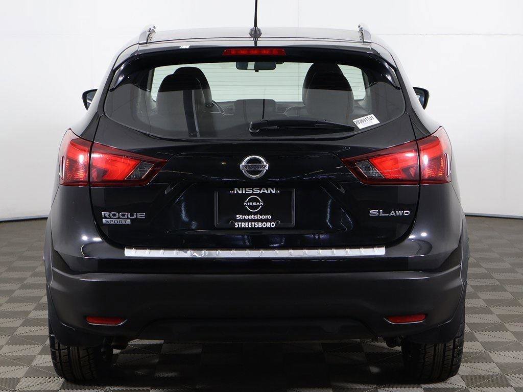 Used 2018 Nissan Rogue Sport SL w/ SL Premium Package image 12