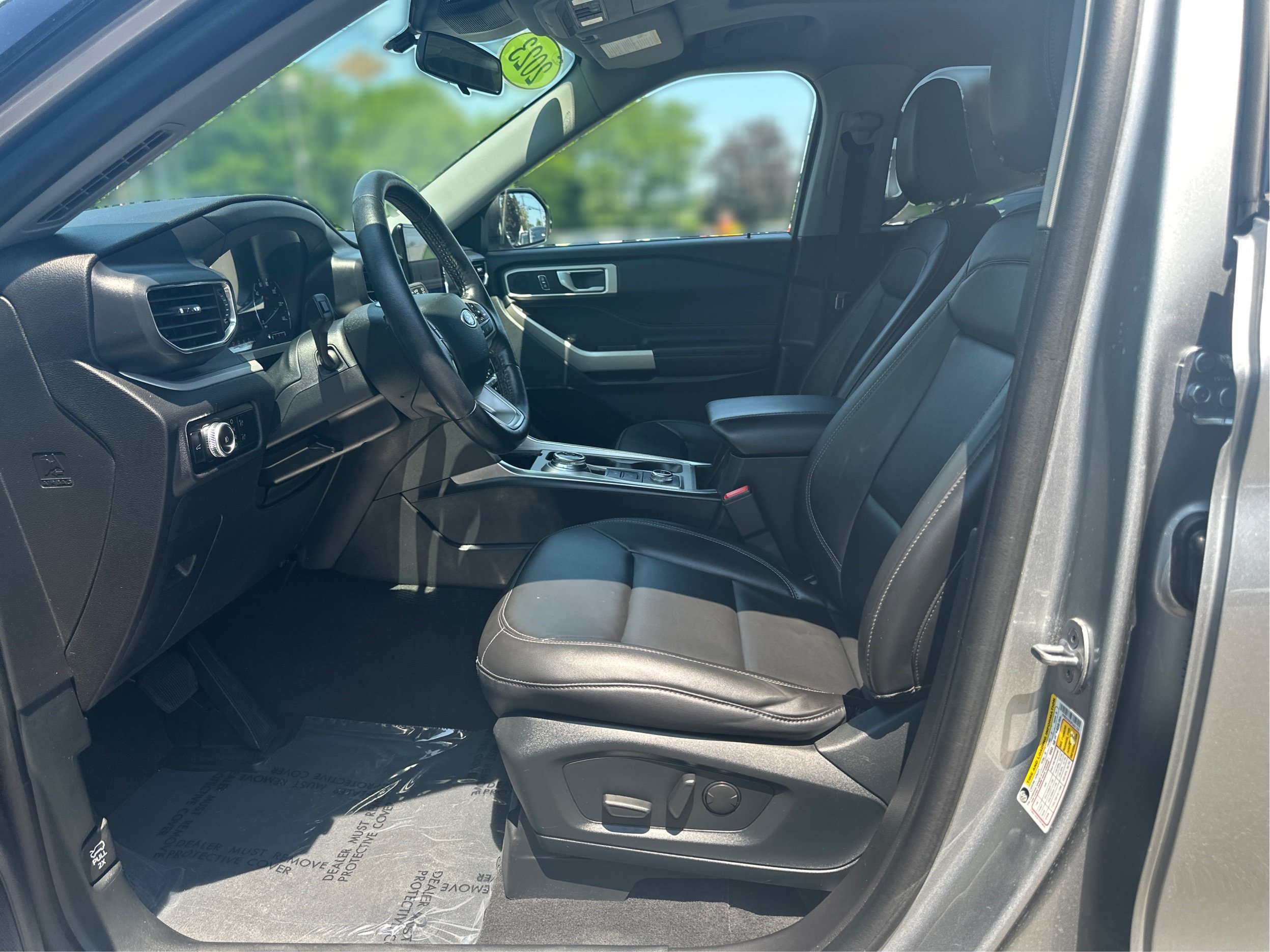 Used 2023 Ford Explorer XLT w/ Equipment Group 202A AWD/4WD image 9