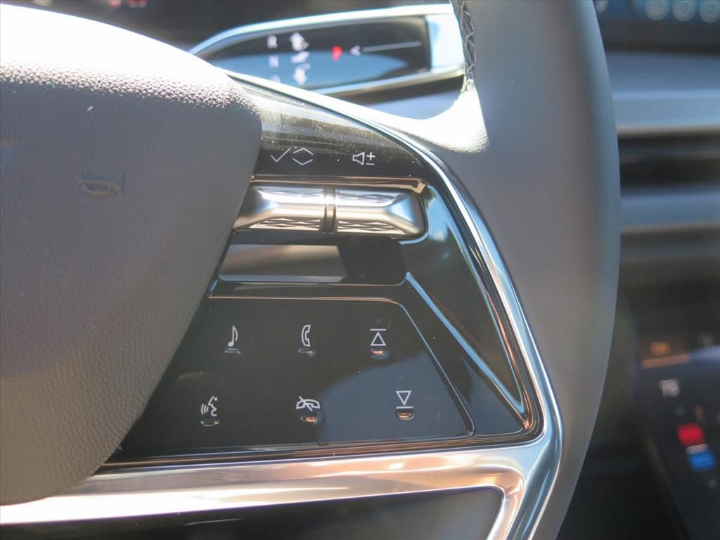 New 2026 Cadillac Vistiq Luxury image 18