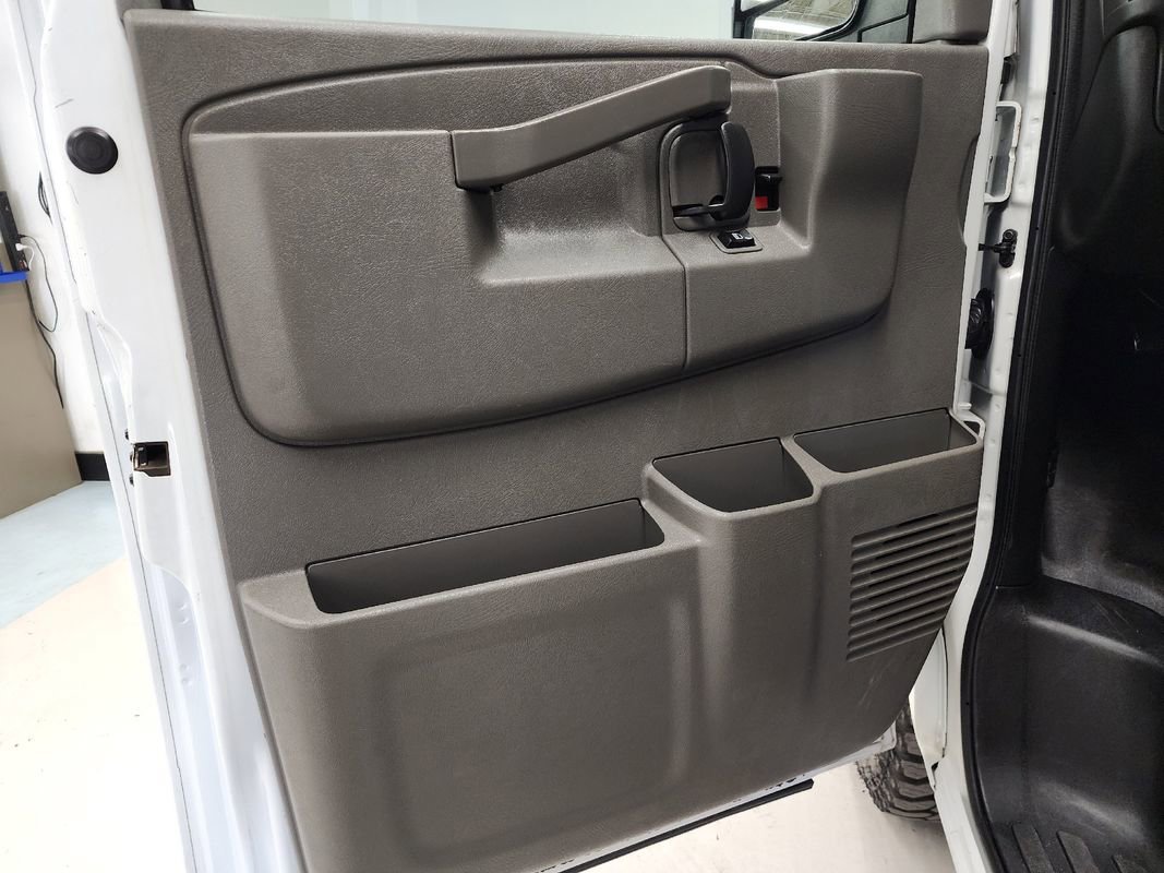 Used 2018 GMC Savana 3500 LT w/ LT Preferred Equipment Group image 11