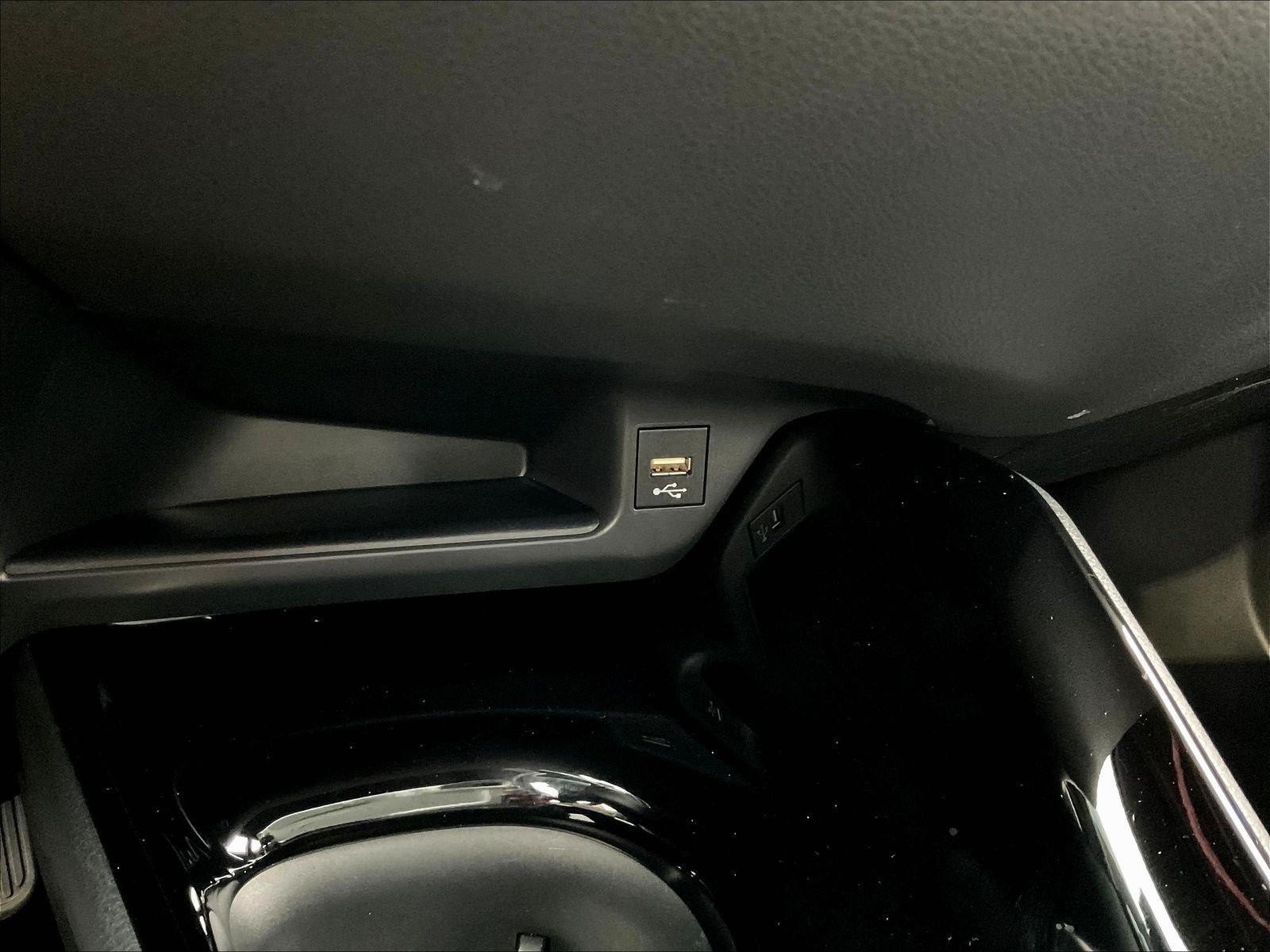 Used 2021 Toyota C-HR XLE FWD image 15