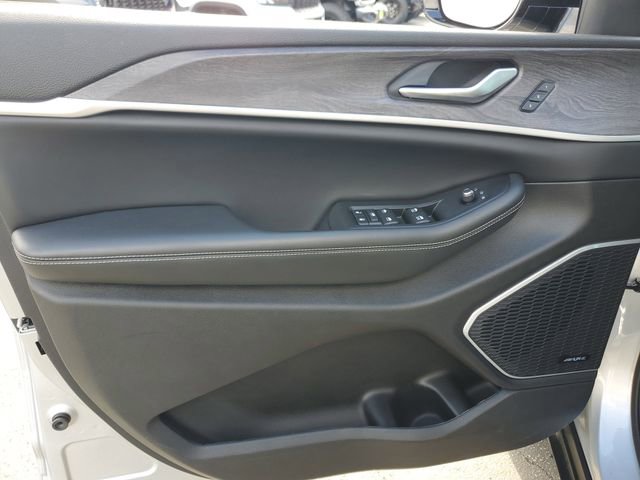 Used 2022 Jeep Grand Cherokee Limited 4xe image 18