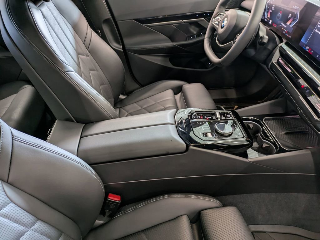 Certified 2025 BMW 530i xDrive w/ Premium Package image 35