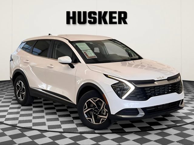 Used 2025 Kia Sportage LX image 1