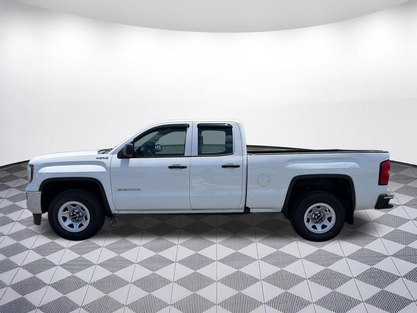 Used 2017 GMC Sierra 1500 4x4 Double Cab image 2