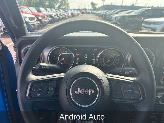 Used 2023 Jeep Gladiator Sport AWD/4WD image 14