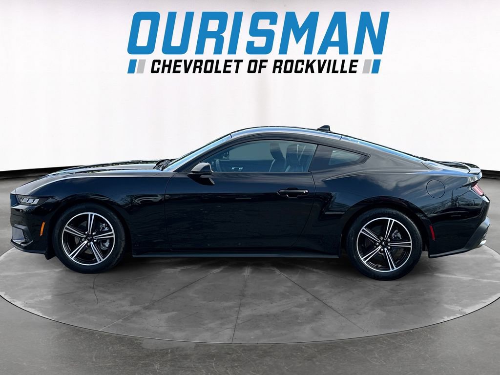 Used 2024 Ford Mustang Premium image 3