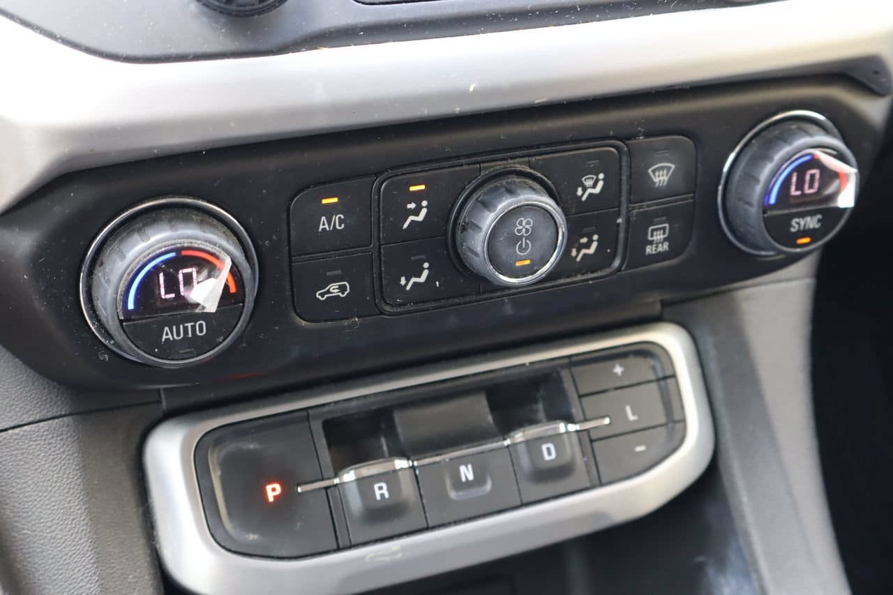 Used 2020 GMC Acadia SLT FWD image 26