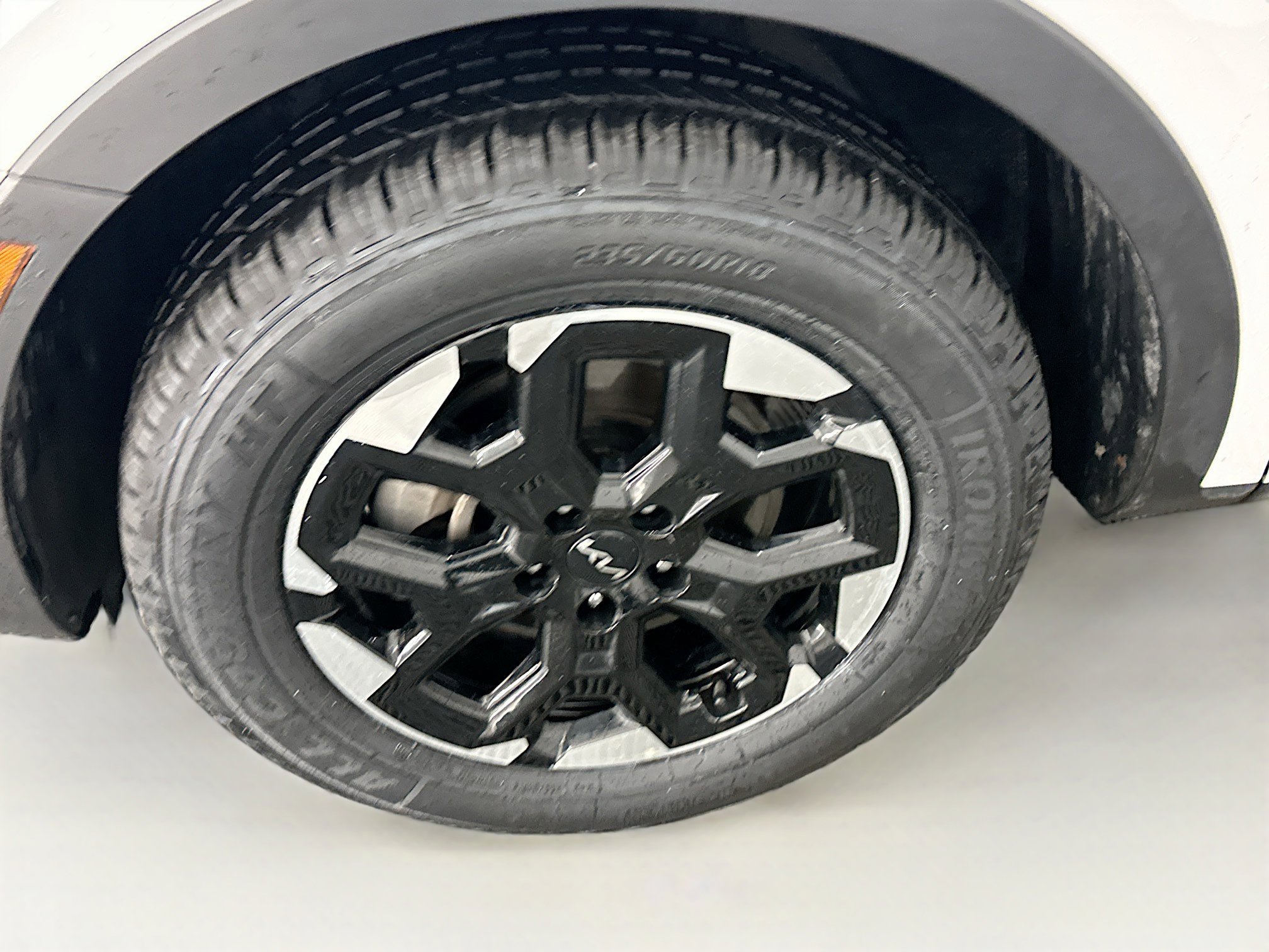 Used 2024 Kia Sorento S image 11