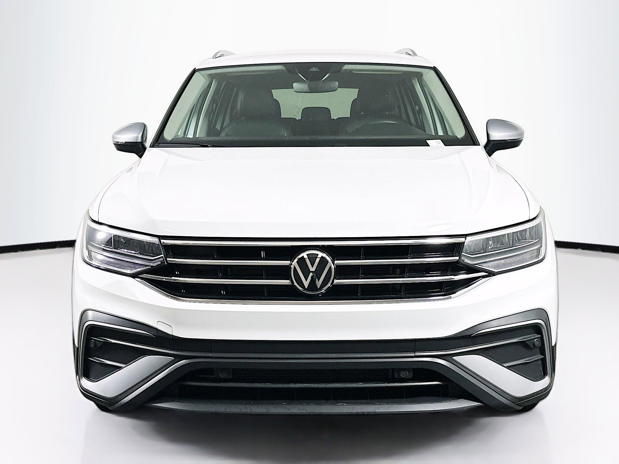 Used 2024 Volkswagen Tiguan Wolfsburg Edition image 2