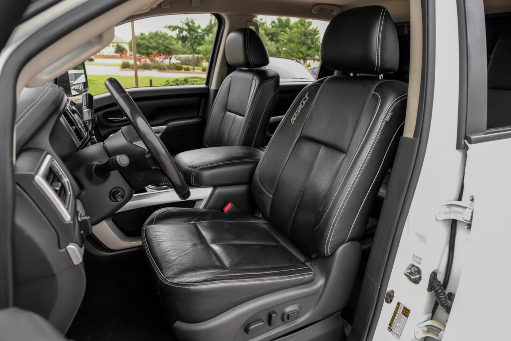 Used 2018 Nissan Titan PRO-4X w/ Pro-4x Convenience Package AWD/4WD image 30