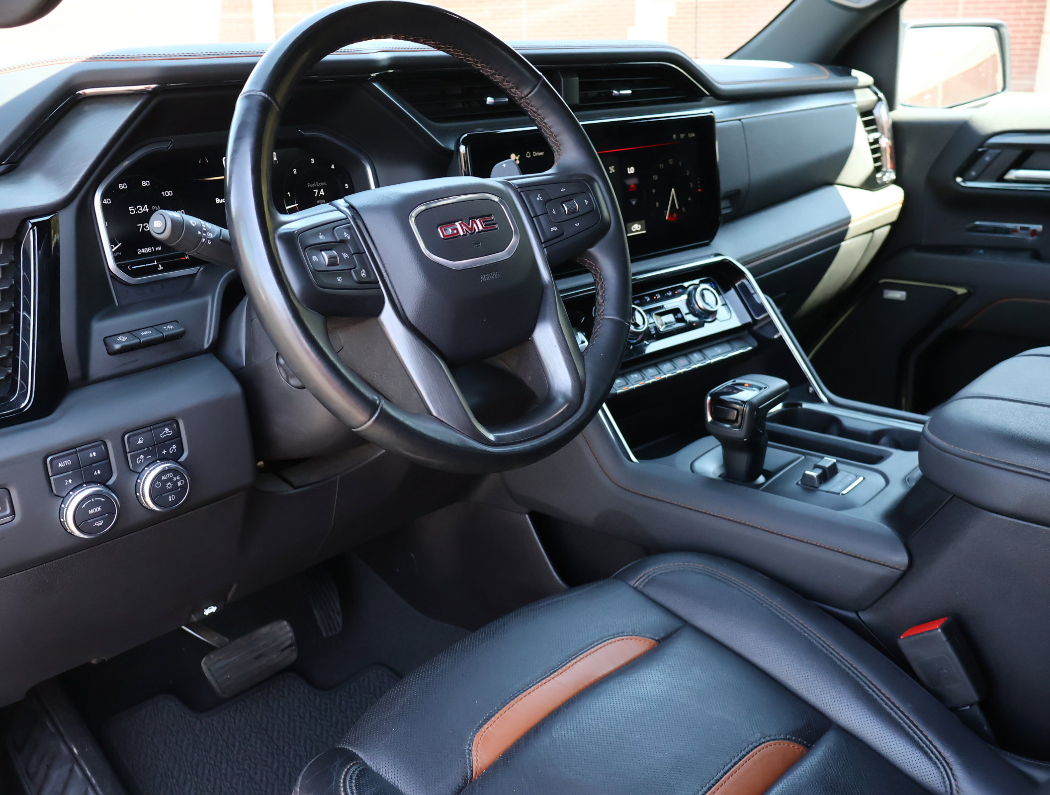 Used 2024 GMC Sierra 1500 AT4 w/ Technology Package image 3