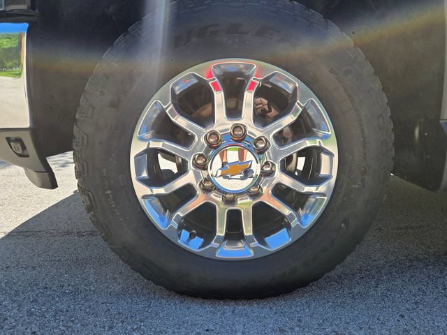 Used 2025 Chevrolet Silverado 2500 LTZ w/ LTZ Premium Package AWD/4WD image 12