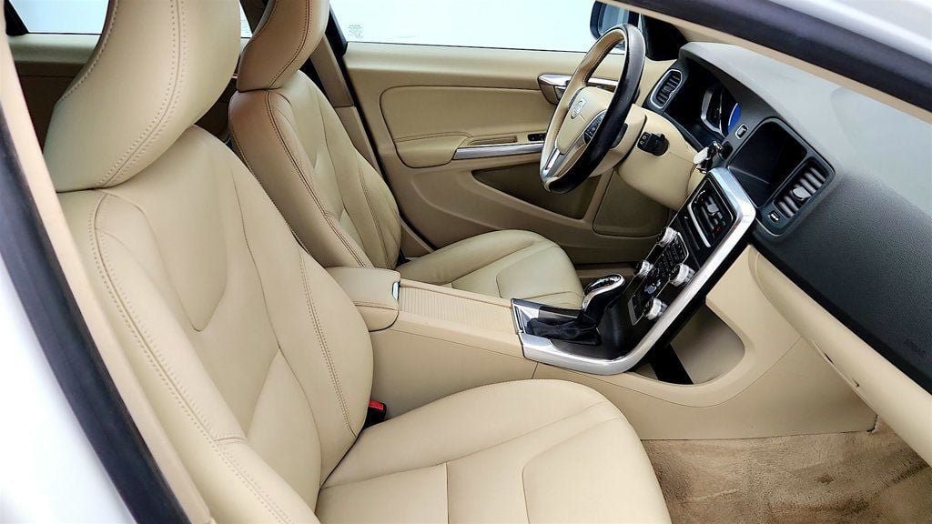 Used 2015 Volvo V60 T5 Premier FWD image 22