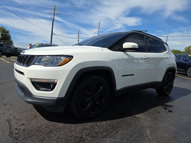 Used 2019 Jeep Compass Latitude FWD image 3