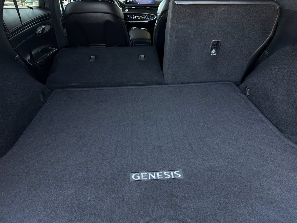 Used 2023 Genesis GV70 3.5T Sport w/ Sport Prestige Package AWD/4WD image 15