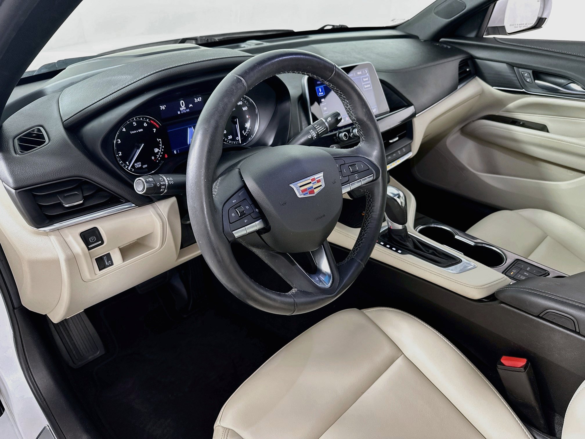 Used 2023 Cadillac CT4 Luxury RWD image 9