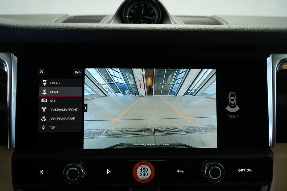 Certified 2026 Porsche Macan AWD/4WD image 19