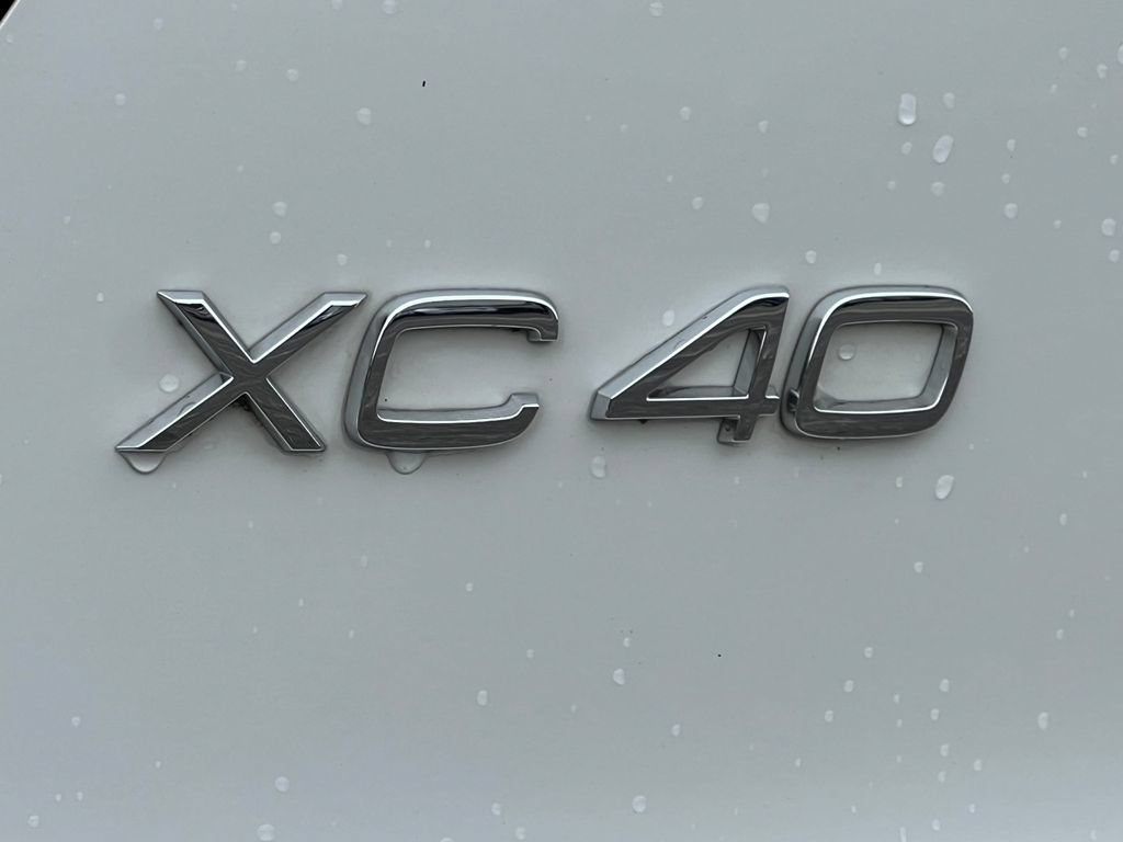Used 2023 Volvo XC40 B5 Ultimate w/ Protection Package Premier AWD/4WD image 11