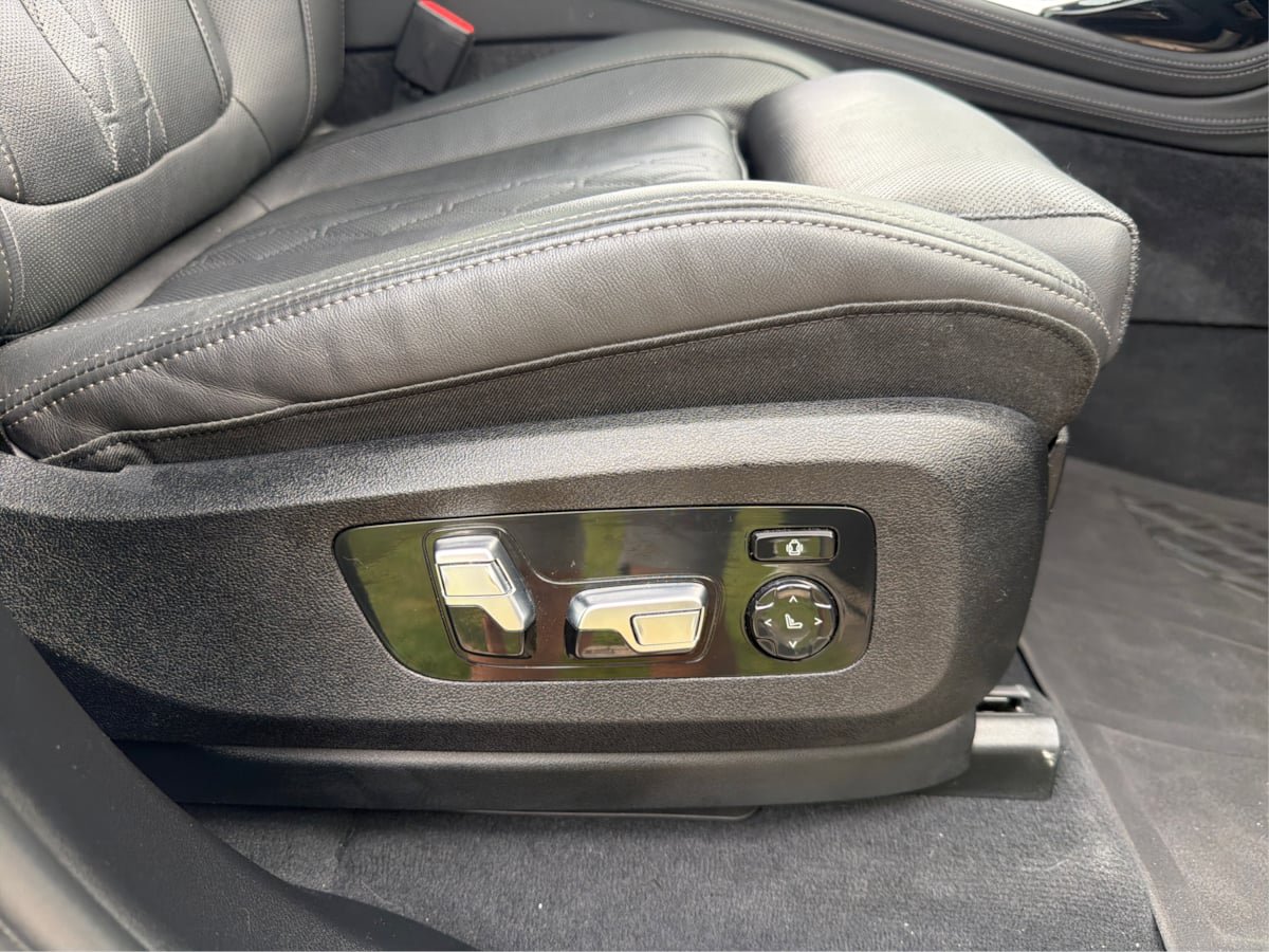 Used 2024 BMW X7 M60i w/ Executive Package AWD/4WD image 16