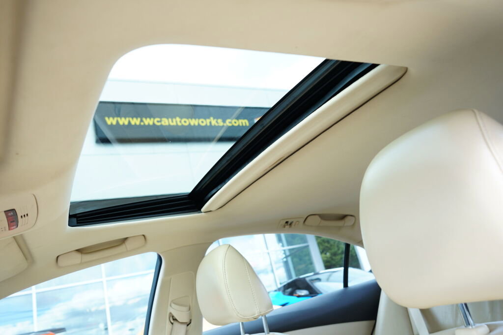 Used 2012 Lexus ES 350 image 16