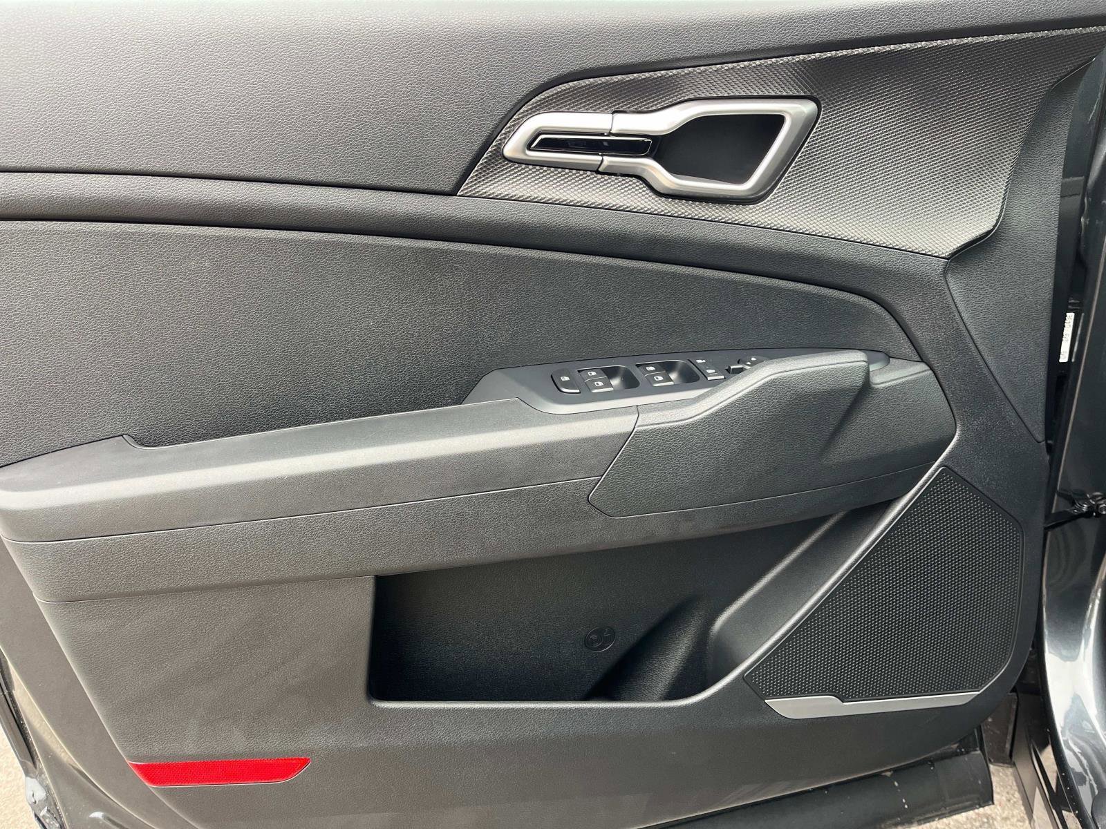 New 2025 Kia Sportage LX image 24