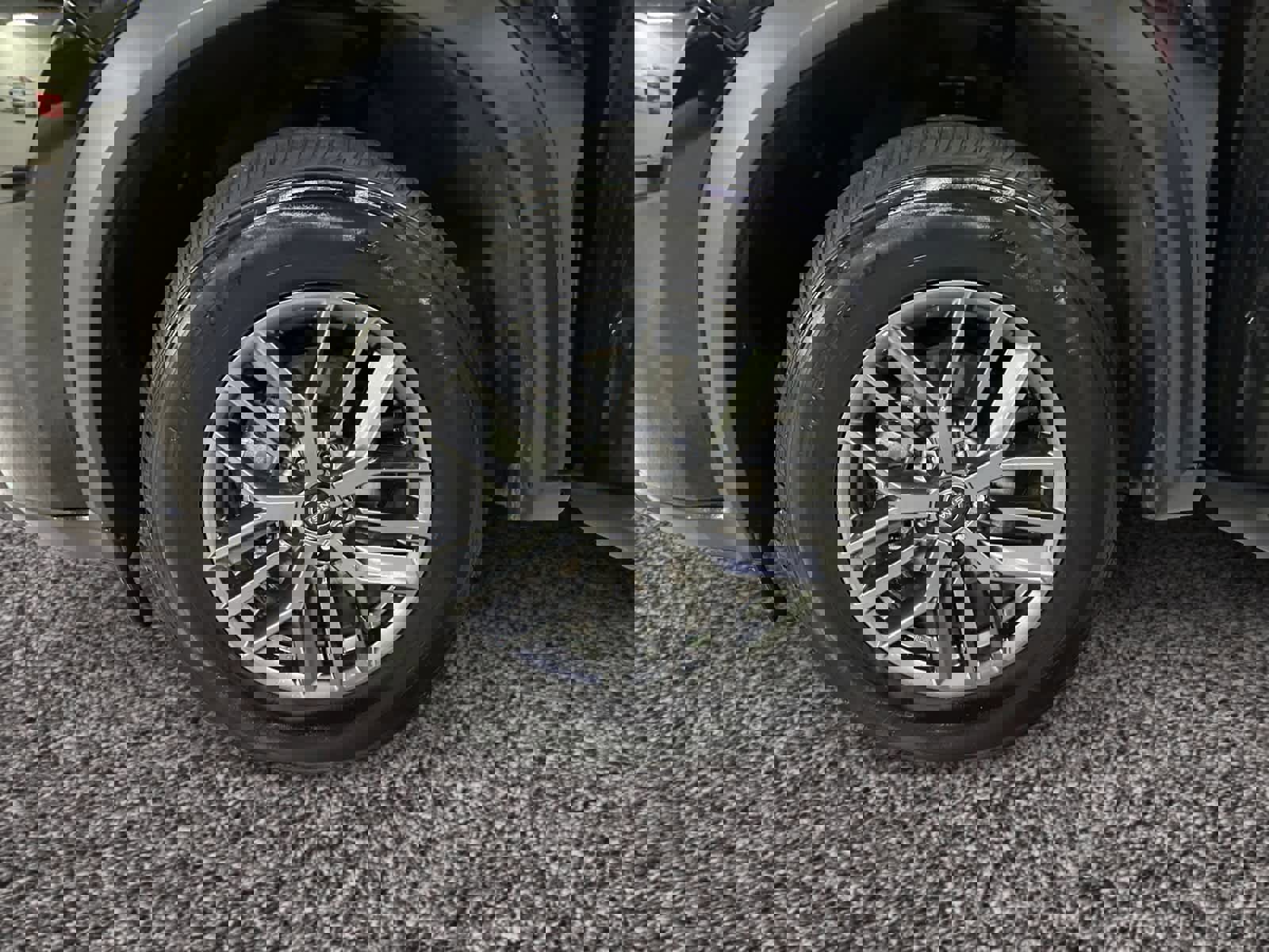 Used 2024 Nissan Rogue S image 18