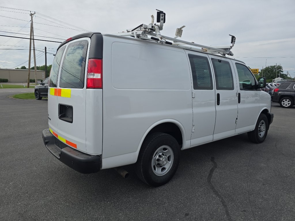 Used 2017 Chevrolet Express 2500 RWD image 6