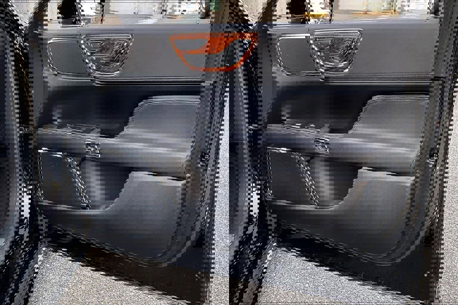 Used 2017 Lincoln Continental Premiere image 24