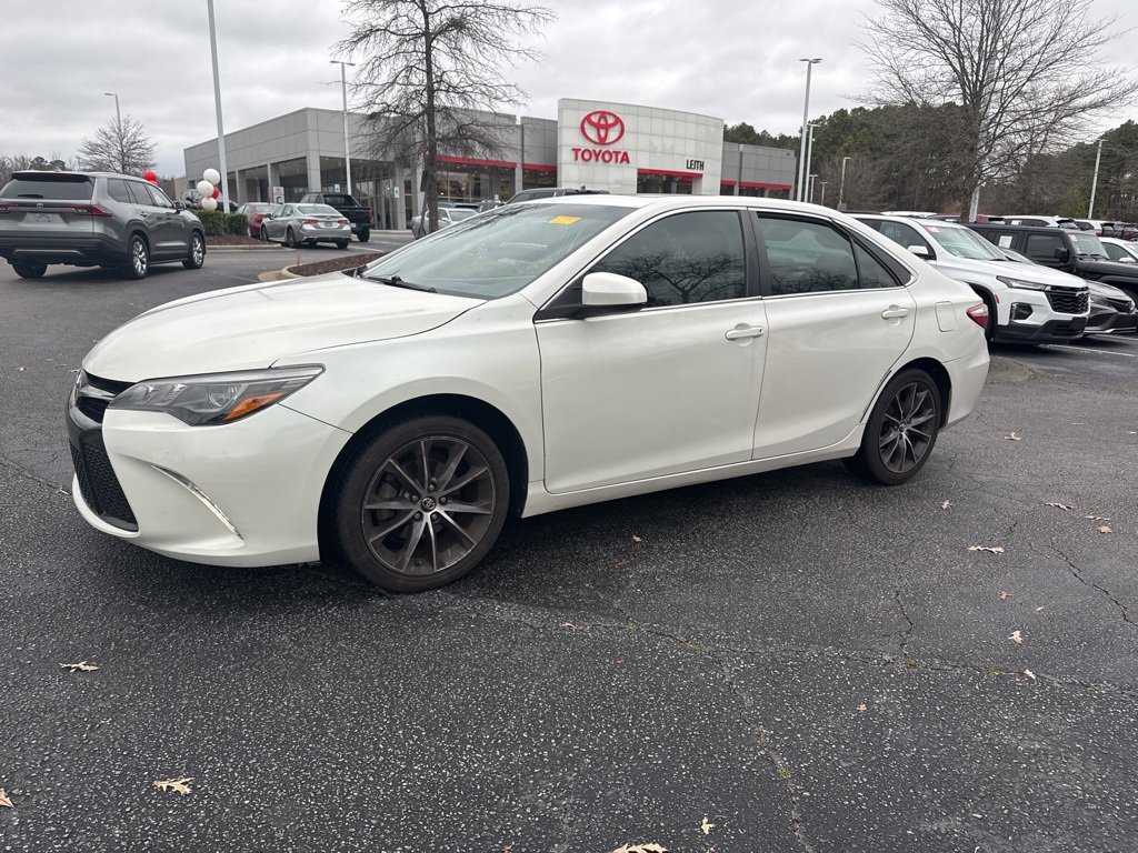 Used 2016 Toyota Camry XSE image 2