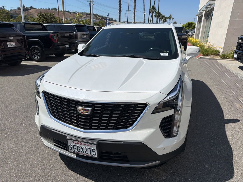 Used 2023 Cadillac XT4 Premium Luxury w/ Cold Weather Package FWD image 1