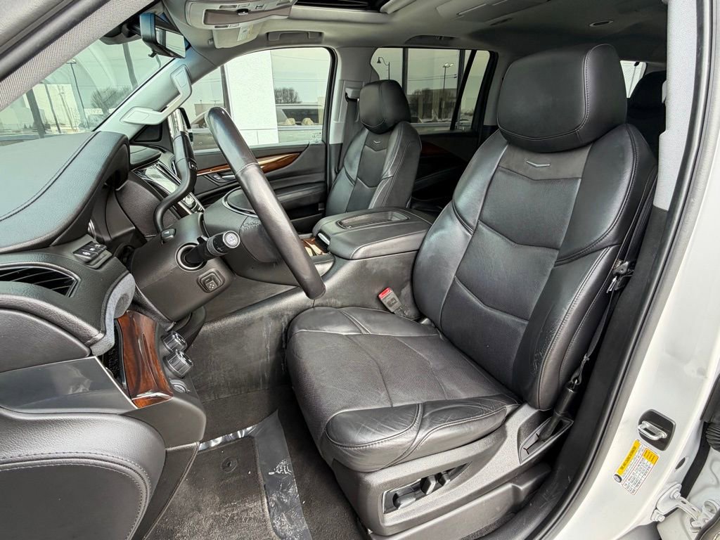 Used 2018 Cadillac Escalade ESV Premium Luxury image 17