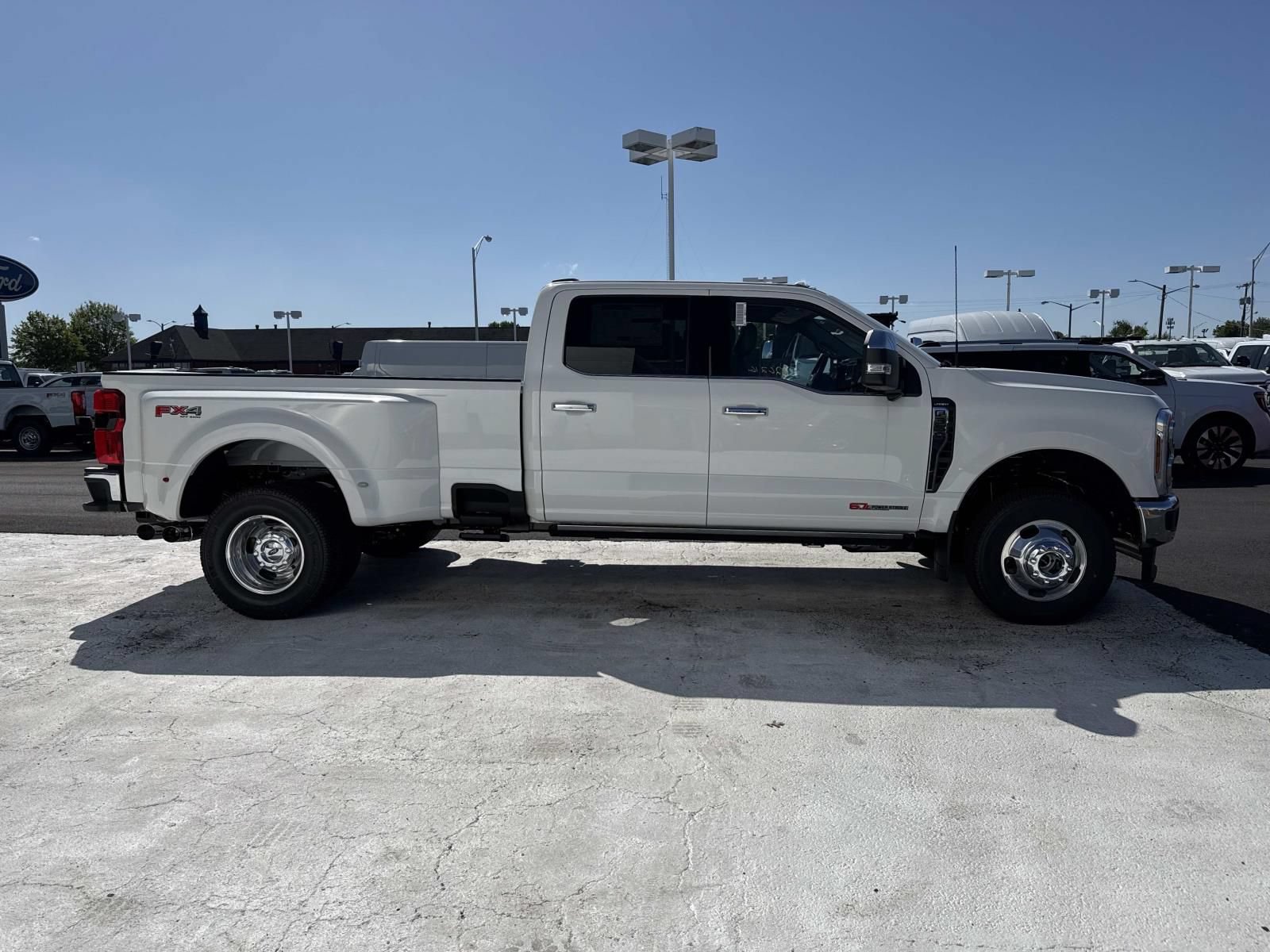 New 2026 Ford F350 Lariat w/ Lariat Ultimate Package AWD/4WD image 2