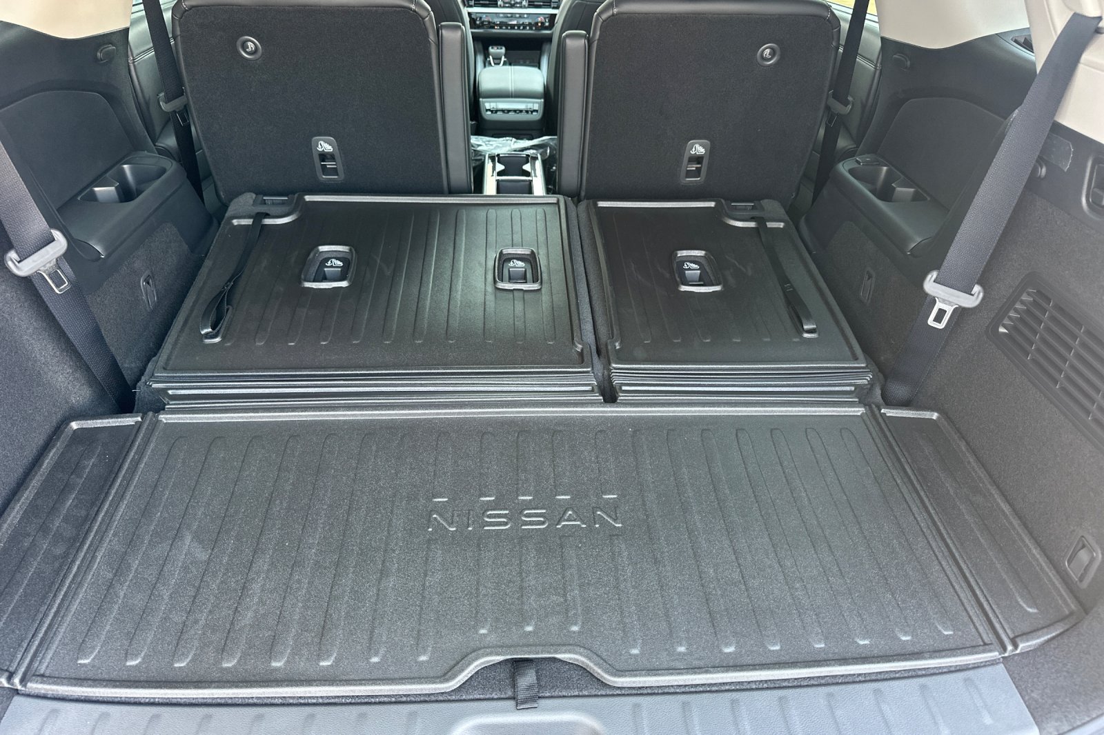 New 2026 Nissan Pathfinder Platinum FWD image 13
