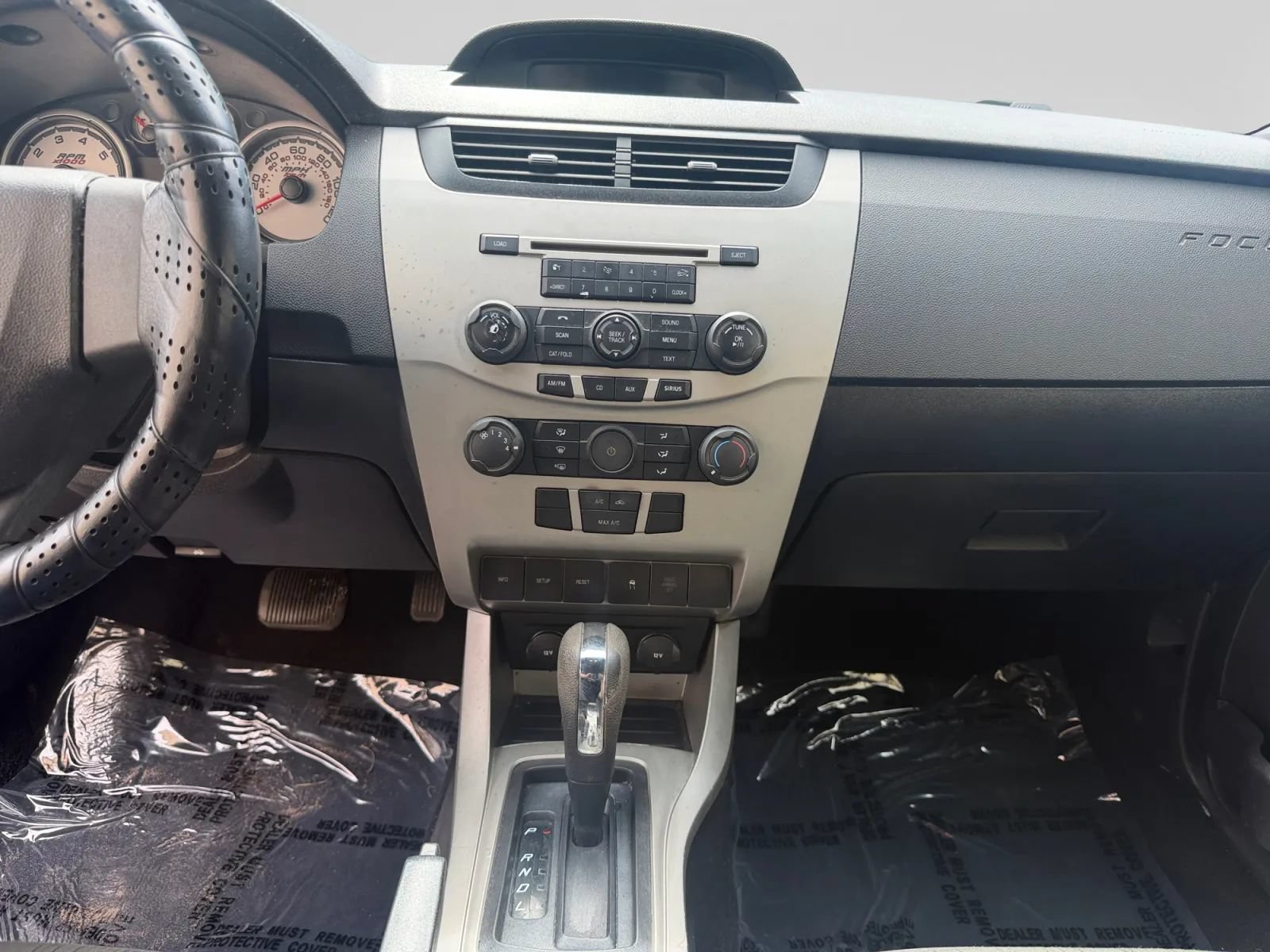 Used 2011 Ford Focus SE FWD image 12