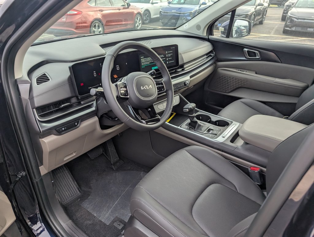 New 2026 Kia Carnival FWD image 14