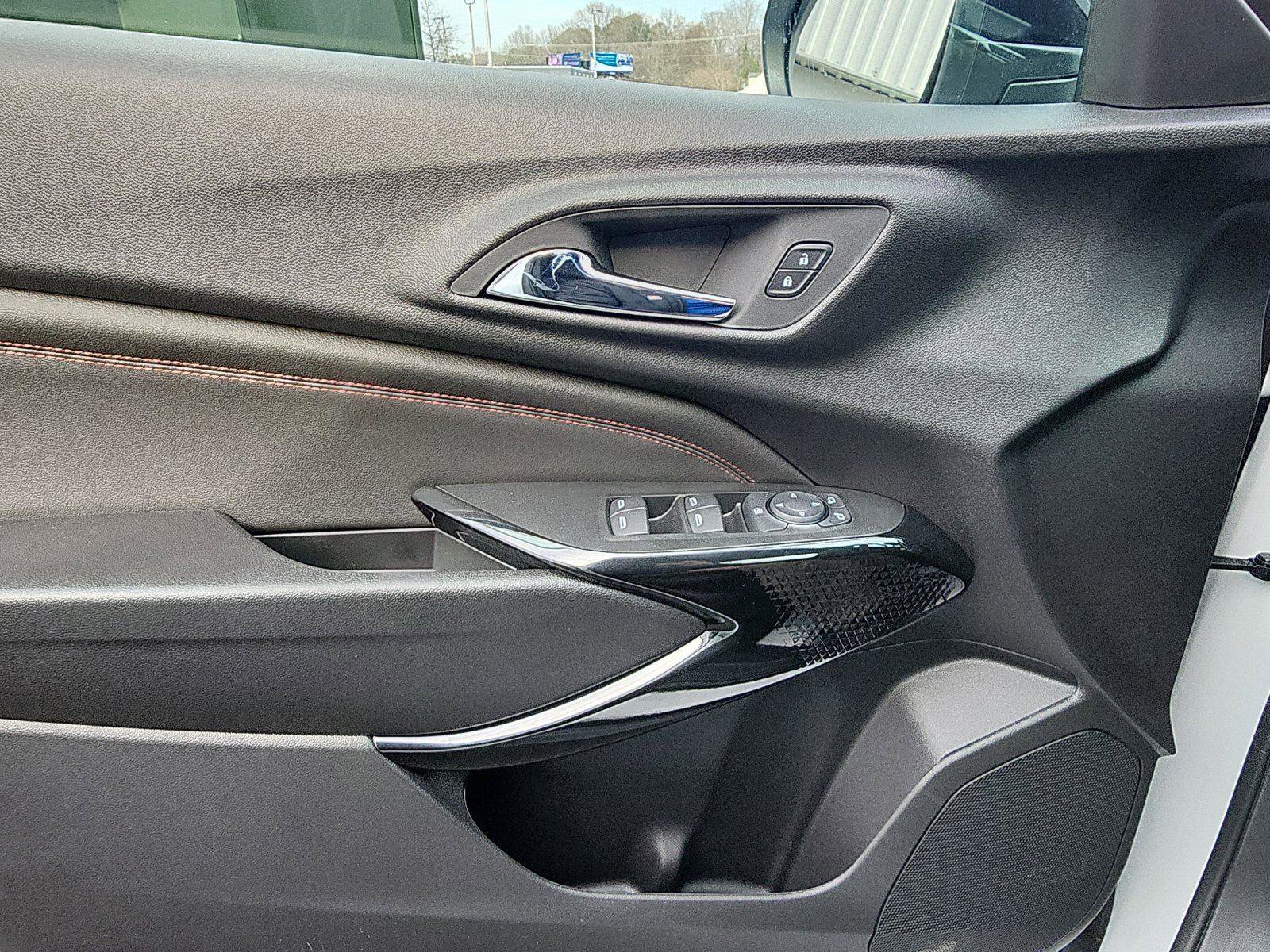 New 2026 Chevrolet Trax RS w/ Sunroof Package image 18