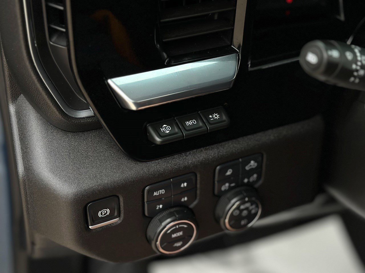 Certified 2025 Chevrolet Silverado 2500 High Country w/ Technology Package image 12