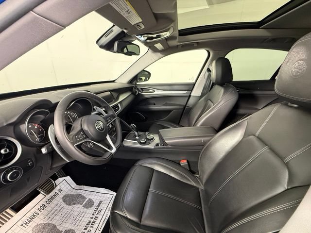 Used 2018 Alfa Romeo Stelvio Sport w/ Quick Order Package 22J Sport AWD/4WD image 6
