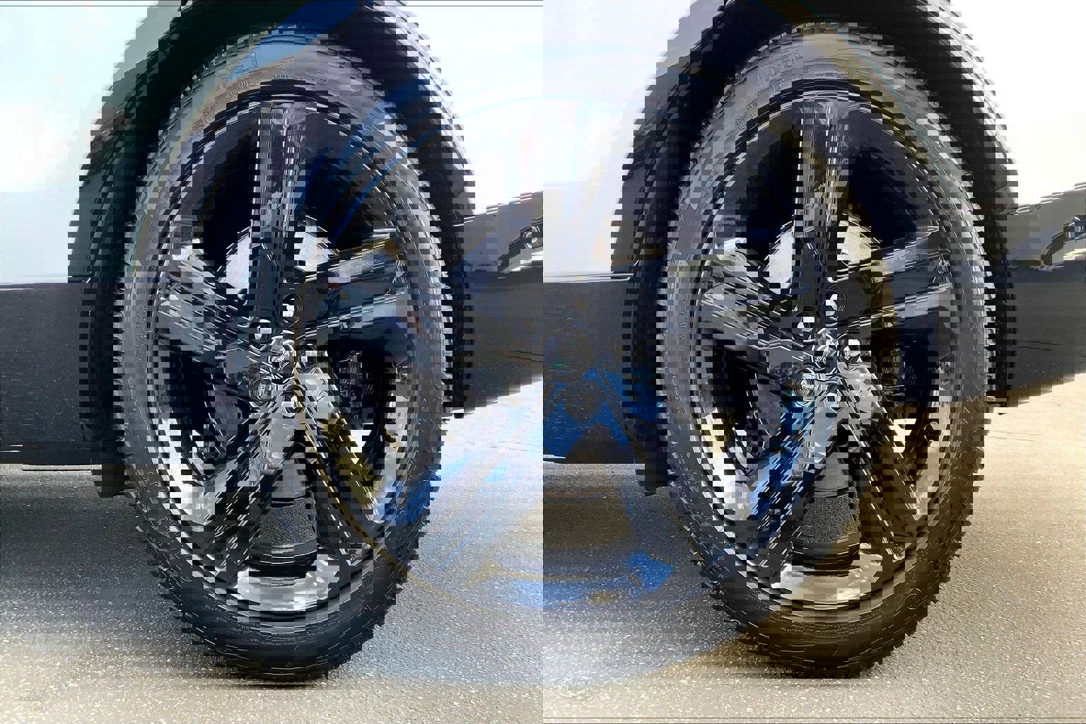 Used 2024 Land Rover Discovery Metropolitan Edition image 10