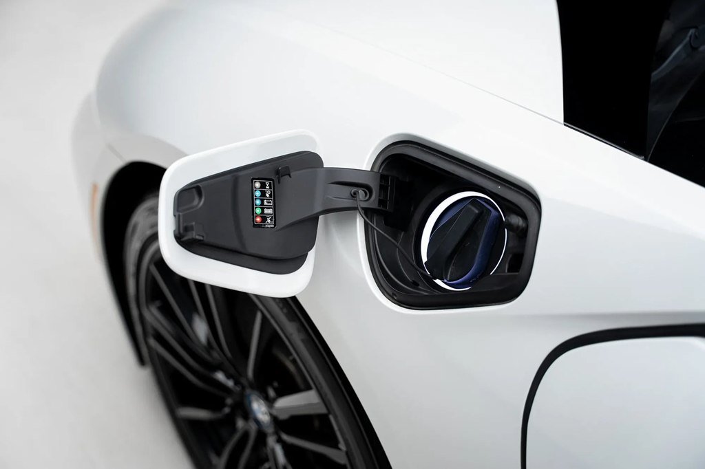 Used 2019 BMW i8 Roadster AWD/4WD image 23