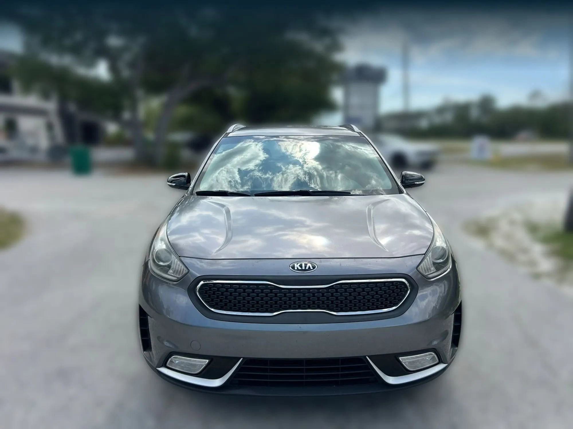 Used 2017 Kia Niro EX FWD image 7