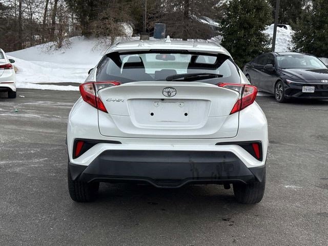 Used 2019 Toyota C-HR LE image 3