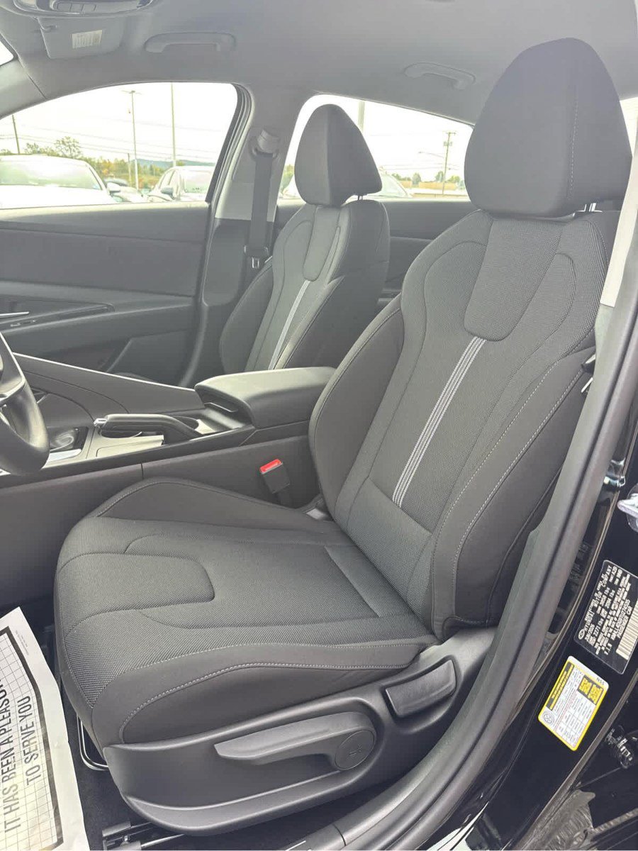 New 2026 Hyundai Elantra SE FWD image 24