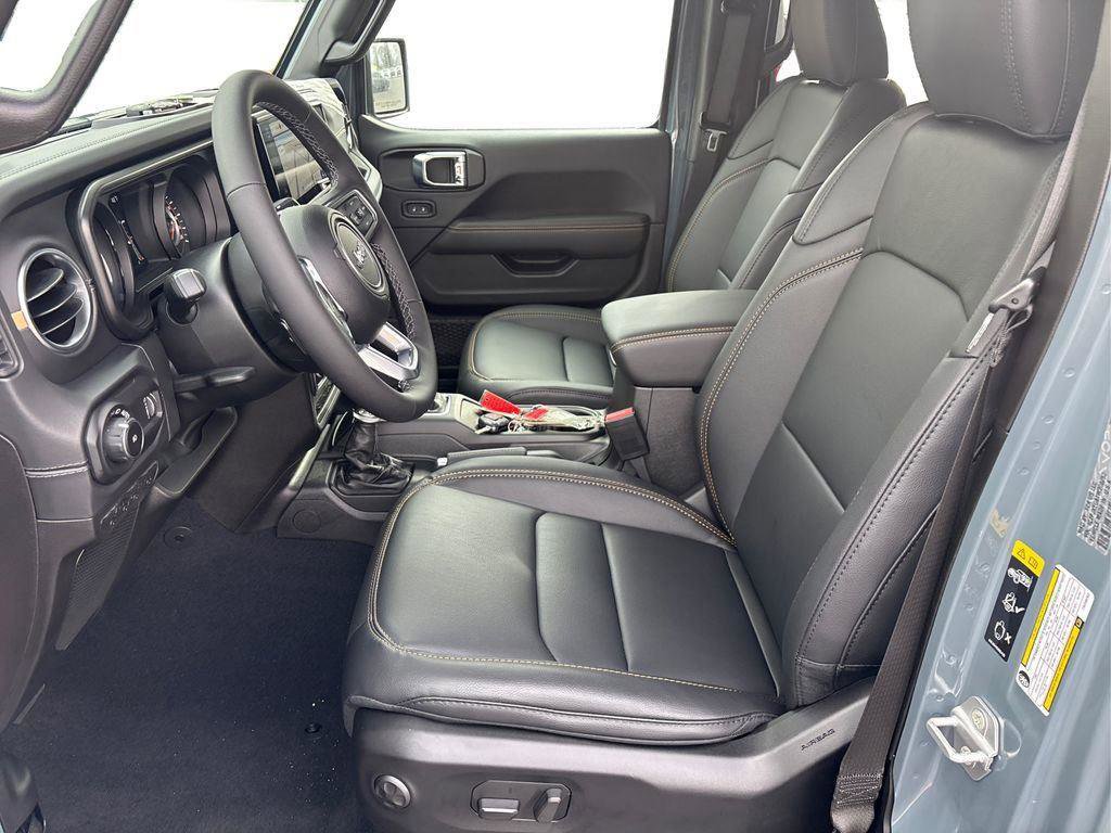 New 2026 Jeep Wrangler Unlimited Sahara w/ Safety Group AWD/4WD image 9