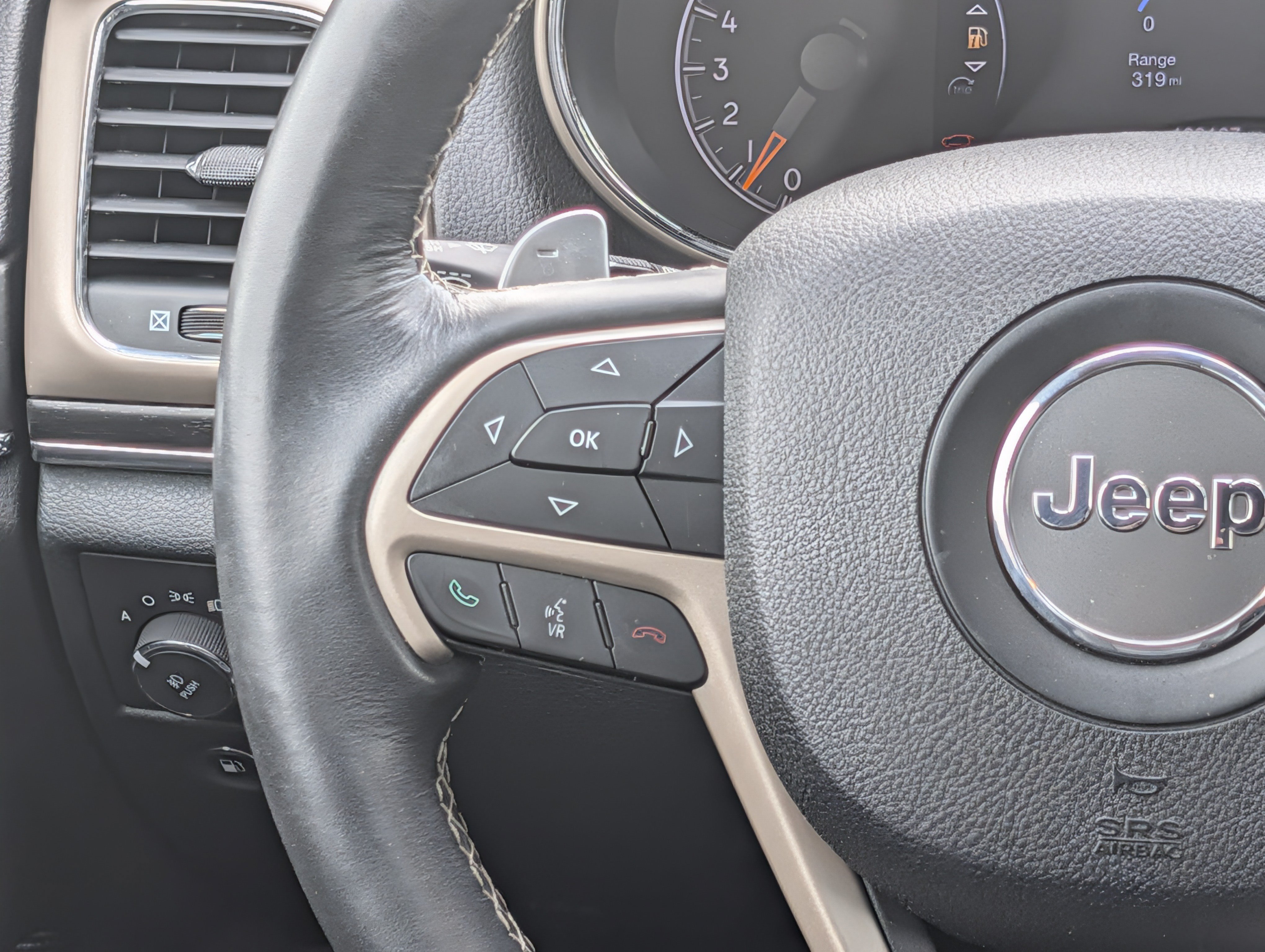 Used 2016 Jeep Grand Cherokee Limited AWD/4WD image 22