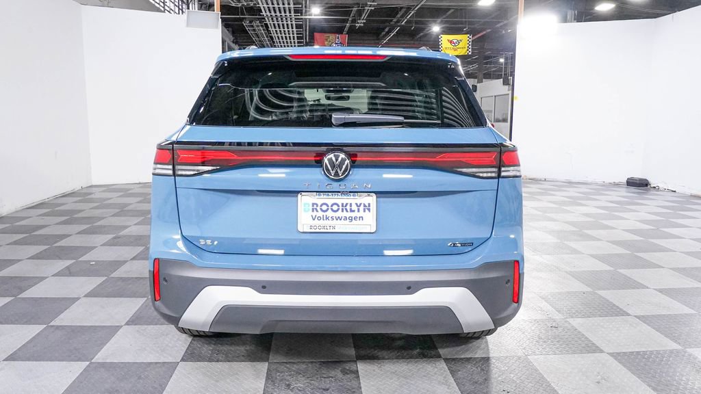 New 2025 Volkswagen Tiguan SE image 6