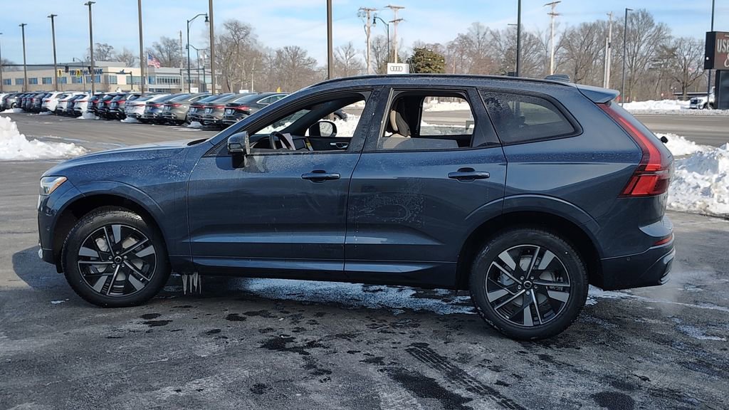 New 2026 Volvo XC60 B5 Plus w/ Protection Package Premier AWD/4WD image 5