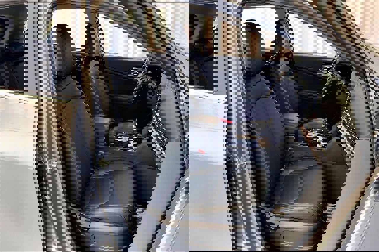 Used 2023 Kia Sportage EX image 6